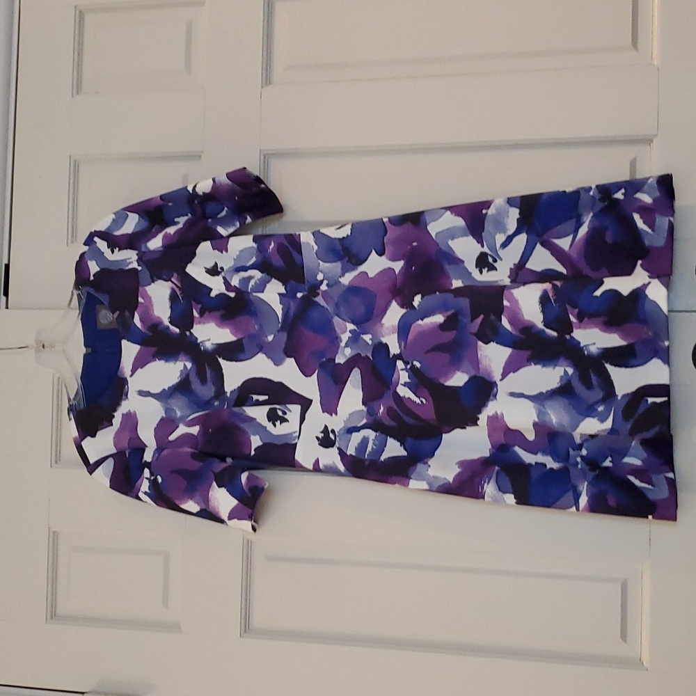 Vince Camuto short sleeve floral dress